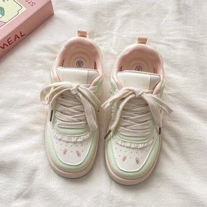 Zapatillas blancas de tacón alto estilo vaquero para mujer, nuevo estilo, modernas, versátiles, retro con suela gruesa, deportivas y casuales. - Product Image 1