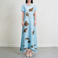 Robe plissée élégante à imprimé floral 2026 pour femme, manches courtes, coupe ample, ourlet asymétrique, vente en gros pour l'été
