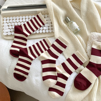 Chaussettes mi-mollet rayées rouge et blanc pour femme, en coton doux, avec nœud brodé, 5 paires, chaudes, décontractées, pour l'automne, usage quotidien, en stock