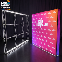 Support de bannière pop-up rétroéclairé droit de 3 m x 2,3 m avec logo personnalisé, affichage en tissu tendu portable avec boîte à lumière LED pour salon professionnel