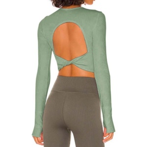 Top de yoga de verano ligero y transpirable de talla grande con espalda hueca estampada, manga larga, de secado rápido, ajuste ceñido, orificio para el pulgar y espalda cruzada - Product Image 6