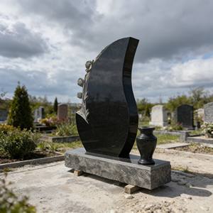 Pierres tombales, monuments commémoratifs et monuments funéraires <span class=keywords><strong>en</strong></span> <span class=keywords><strong>granit</strong></span> noir absolu, polies, sur mesure, qualité export - Product Image 2