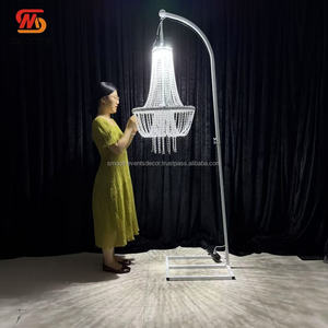 โคมระย้าลูกปัดอะคริลิครูปแบบเรียบพร้อมขาตั้งสำหรับทางเดินในงานแต่งงานและการตกแต่งเวที - Product Image 2