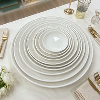 Assiettes en porcelaine blanches unies de différentes tailles pour buffet, restauration et usage domestique – Assiettes creuses en céramique pour steak et soupe – Vente en gros