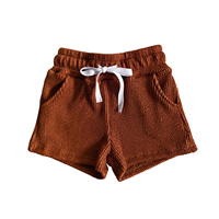 Shorts d'été pour enfants, shorts en tissu plissé dynamique 5D, couleur caramel, taille élastique, shorts décontractés avec poches