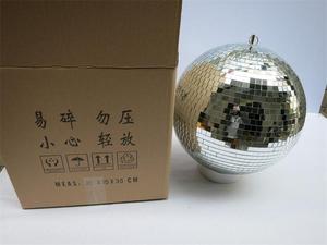 도매 10cm 레드 골드 은빛 컬러 거울 디스코 공 나무 매달려 장식 홈 파티 상자 유리 거울 공 - Product Image 6