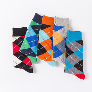 2025 Meias farbige Mode Kleid Socken Daily Wear Argyle Design Gentleman Jacquard Cotton Crew Lustige Sox Calcetines Tier