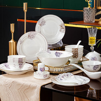 Vente en gros 58 têtes de fleurs, ensemble de vaisselle, bols, assiettes, bord doré, luxe, ménage en porcelaine