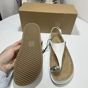 Chaussures plates pour femmes, sandales plates décontractées polyvalentes avec bout rond et boucles métalliques décoratives - Product Image 2