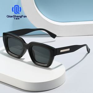 Nouvelles <span class=keywords><strong>lunettes</strong></span> de soleil tendance européennes et américaines pour femmes, <span class=keywords><strong>lunettes</strong></span> de soleil rétro rouges de style joker, <span class=keywords><strong>lunettes</strong></span> de rue UV400, vente directe d'usine - Product Image 1