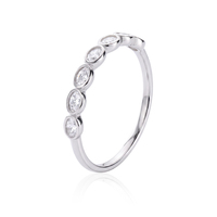 Bague demi-ouverture minimaliste et délicate pour femme en argent sterling 925 plaqué rhodium avec moissanite ovale de laboratoire sertie à griffes