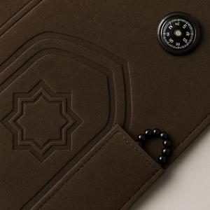 Qibla 나침반과 포켓이있는 맞춤형 스웨이드 접이식 기도 매트 | 도매를위한 OEM 이슬람기도 깔개 - Product Image 4