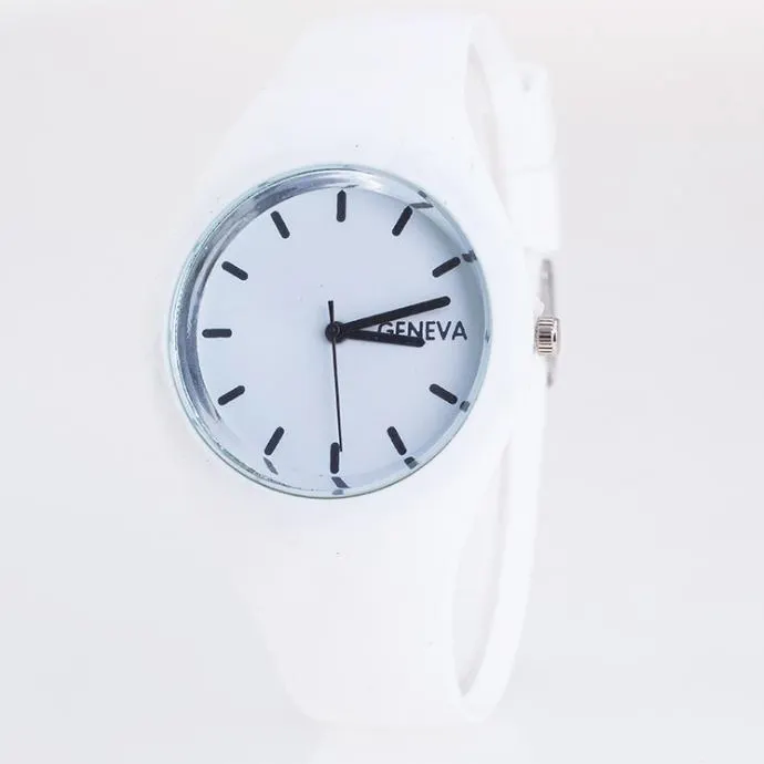 2023 hot selling classical silicone rubber wristband quartz montre watches for man and woman