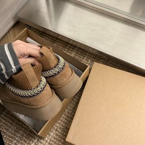 Botas de nieve de invierno con forro de piel grueso, cálidas y cómodas, con estilo étnico y efecto de aumento de altura, hechas de lana, zapatos para mujer - Product Image 5