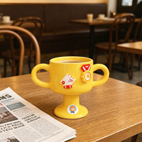 Tasse à glace en céramique créative DIY, mignonne, à double poignée, avec pied, pour desserts, vente en gros, cadeau promotionnel pour la maison et les entreprises