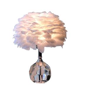 Lampe de table moderne nordique créative à plumes, lampe de chevet décorative en cristal romantique pour chambre à coucher et salon minimalistes - Product Image 2