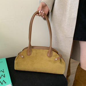 Sac à main de style vintage en daim multicolore; série de sacs à bandoulière pour femmes minimalistes ornés de métal. - Product Image 2