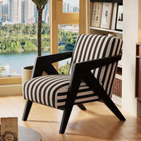Fauteuil d'appoint moderne à rayures noires et blanches, structure géométrique en bois massif, dossier haut, chaise longue en tissu pour salon et hôtel