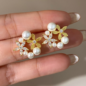 Boucles d'oreilles en perles plaquées or 18 carats, bijoux Rehegua en gros, designs variés - Product Image 3