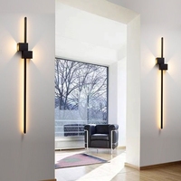 Nouvelle applique murale linéaire minimaliste, style nordique populaire, applique murale LED moderne et simple, éclairage mural à grille pour salon