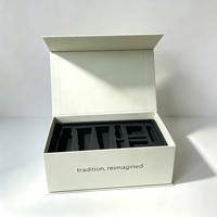 Boîte cadeau pliante magnétique beige crème en gros, boîte en carton rigide de luxe avec logo personnalisé pour l'emballage de vêtements et de cosmétiques de luxe