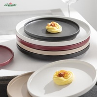 Assiettes en Grès Céramique en Gros, Bord Vertical Japonais Noir, Blanc, Rouge et Beige avec Fini Poli pour Restaurants et Hôtels – Plateaux de Service