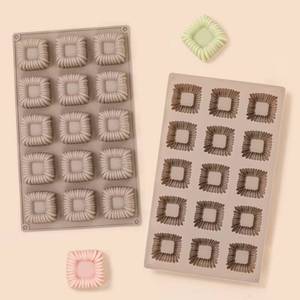 Moule à gâteau en silicone antiadhésif sans BPA, 15 cavités, qualité LFGB Platinum, de la marque MUYULINS - Product Image 1