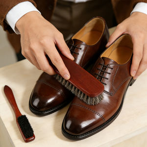 Ensemble de 4 brosses à chaussures en poils de cheval avec manche en bois de hêtre de qualité supérieure pour l'entretien et la maintenance professionnelles des chaussures en cuir - Product Image 5