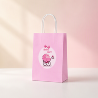 Sac cadeau en papier kraft mignon de style dessin animé avec poignée en corde de coton, fermeture magnétique, impression numérique, matériaux recyclés pour la fête prénatale