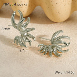 Boucles d'oreilles géométriques dorées en acier inoxydable 18 carats PVD tendance bijoux pour femmes cadeau - Product Image 6