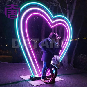 ไฟตกแต่งรูปหัวใจ LED สำหรับภายนอกอาคาร ใช้ในเทศกาลคริสต์มาส รูปแบบ 3 มิติ เหมาะสำหรับตกแต่งลานสวน งานเทศกาลต่างๆ - Product Image 3