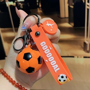Porte-clés de football créatif en plastique, motif dessin animé, tendance, découpé et imprimé, emballé individuellement, souvenir pour sac de couple - Product Image 6