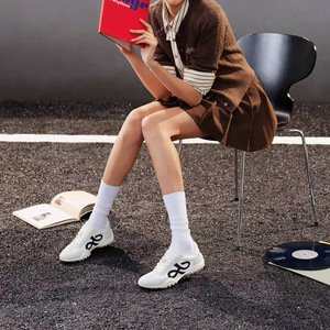Chaussures <span class=keywords><strong>en</strong></span> <span class=keywords><strong>cuir</strong></span> blanches pour femmes nouvelle plate-forme chaussures mode longues jambes confortables été décontracté <span class=keywords><strong>Derby</strong></span> B30 baskets - Product Image 4
