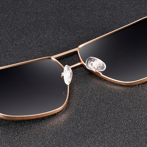 Gafas de Sol de Diseño para Hombre, Metálicas, Vintage, para Conducir, con Protección UV400, Polarizadas, TAC, Doradas y Plateadas - Product Image 3