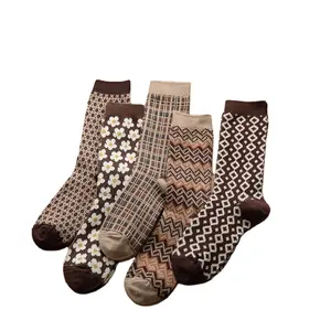 Chaussettes brunes pour femmes japonaises, automne, nouvelle collection, bas à double aiguille et à carreaux, en coton, combinaison ins, tendance