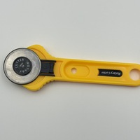Cutter rotatif, couteau à roulettes avec manche en plastique pour couper le tissu, le cuir, le papier, outil de couture, de quilting et de patchwork DIY