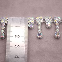 Bande de strass florale dorée, garniture de fleurs en cristal argenté pour embellissement de col de robe caftan, design scintillant professionnel