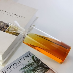 Bouteille distributrice d'huile et de <span class=keywords><strong>vinaigre</strong></span> carrée en verre moderne de style européen, 250 ml, sans plomb, fabriquée à la main avec bec verseur pour la cuisine domestique - Product Image 4