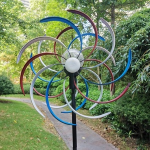 Moulin à vent solaire à double rotation en fer peint, petit et grand modèle, pour la décoration extérieure de villas, jardins et cours - Product Image 2