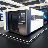 Machine de découpe laser à fibre optique haute vitesse PFT avec cabine de protection intégrée, double bancs pour métal, système de contrôle Cypcut BMP