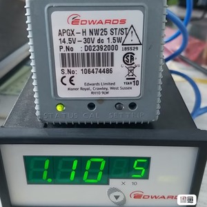 Manomètre à vide à convection Edwards ApGX-H Kf25 Ss 10-4 Torr D02392000 - Product Image 3