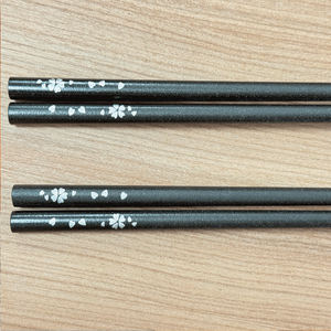 Palillos Chinos Clásicos de Madera de Alta Calidad con Juego de Platos y Utensilios Delamine - Vajilla Ecológica para Regalo Empresarial para 2 Personas - Product Image 6