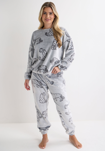 Conjuntos de <span class=keywords><strong>Pijamas</strong></span> de lana clásicos de fábrica para <span class=keywords><strong>mujer</strong></span>, cuello adulto, estampado de leopardo, lujo, Otoño, transpirable, cálido, ropa de dormir, traje de ocio, conjunto de regalo - Product Image 5