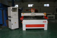 1325 1530 CNC routeur à bois Machine pour la fabrication de meubles et le travail du bois pour la sculpture et la gravure avec moteur engrenage PLC Core Components