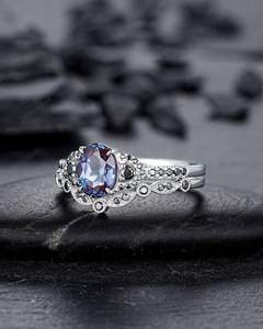 Anillo de Compromiso y Boda Único de Plata de Ley 925 Chapado en Oro de 14k para Mujer, con Alexandrita Ovalada y Moissanita Negra - Product Image 6