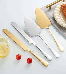 Тонкая гибкая лопатка для тортов, позволяющая поднимать блинчики и тонкие слоёные изделия без повреждений - Product Image 3