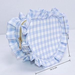 Pochette cosmétique à volants en forme de cœur pour femmes, imprimé sur mesure, nouveau design, sacs de voyage portables à fermeture éclair pour maquillage, sacs de rangement écologiques pour les toilettes. - Product Image 6