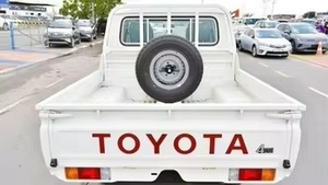 Autos Usados Toyota LC79 Doble Cabina Diésel R20 2022 con Techo Panorámico Oscuro, de Excelente Calidad y Precios Razonables, con Volante a la Izquierda - Product Image 2