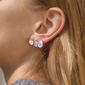 Pendientes de circonita blanca de acero inoxidable con engaste de garra, redondos, geométricos, para uso diario, para mujer - Product Image 4