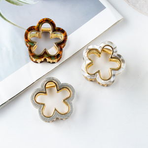 Pince à cheveux artisanale en forme de petite fleur, en acétate, bijou frais, 4,7 cm, Nouveauté de novembre - Product Image 3